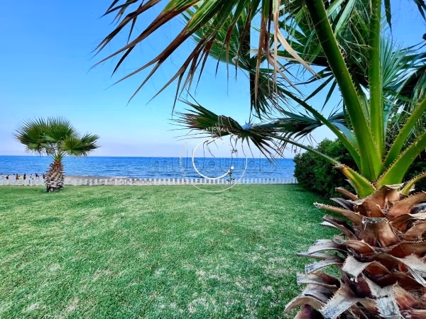 Location courte durée pieds dans l'eau à hammamet