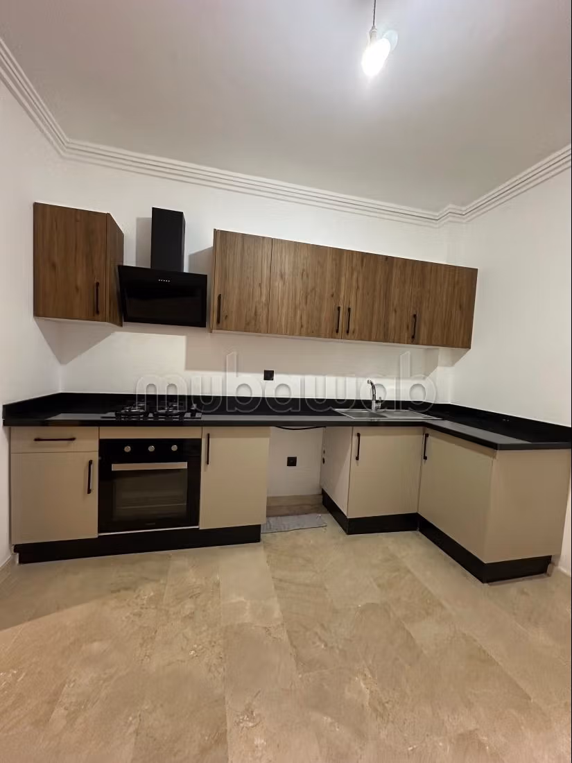 Très jolie appartement vide à Samlalia. 95 mètre — 4