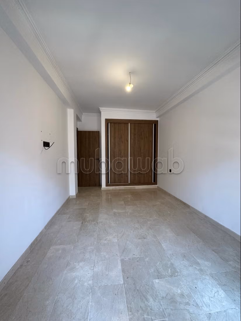 Très jolie appartement vide à Samlalia. 95 mètre — 6