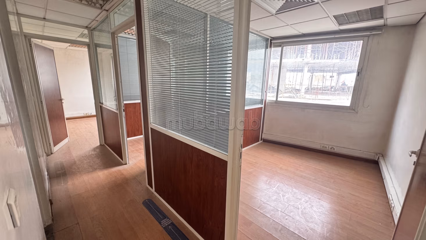 Belli uffici in affitto a Gauthier. Superficie 330 m²