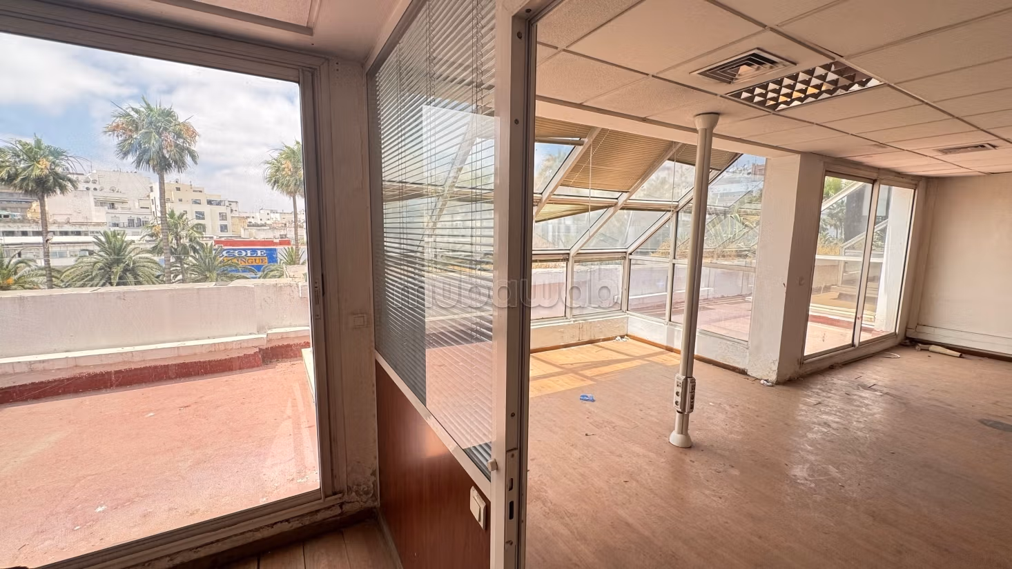 Belli uffici in affitto a Gauthier. Superficie 330 m²