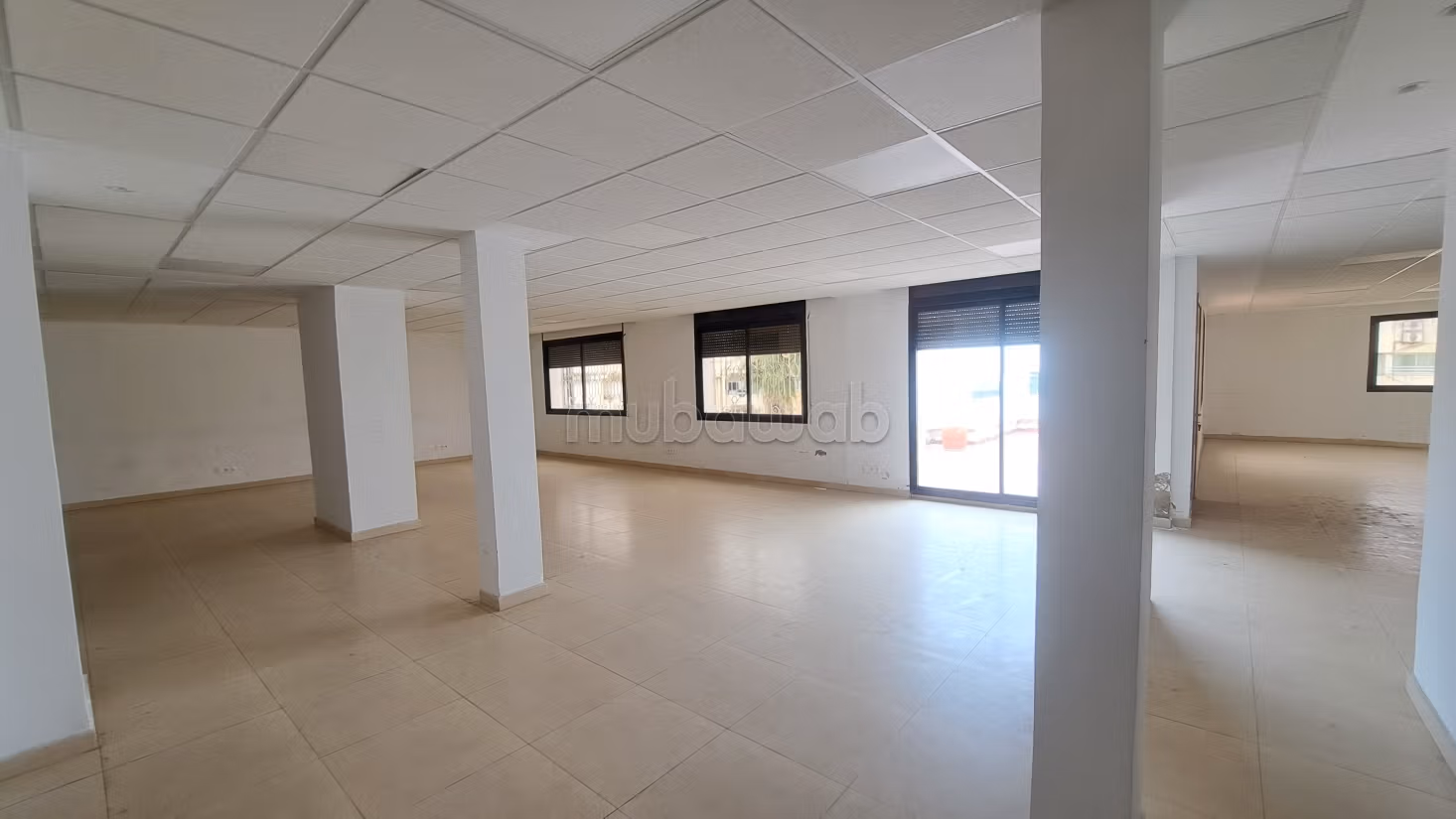 Bureaux en location à Racine. Surface de 330 m²