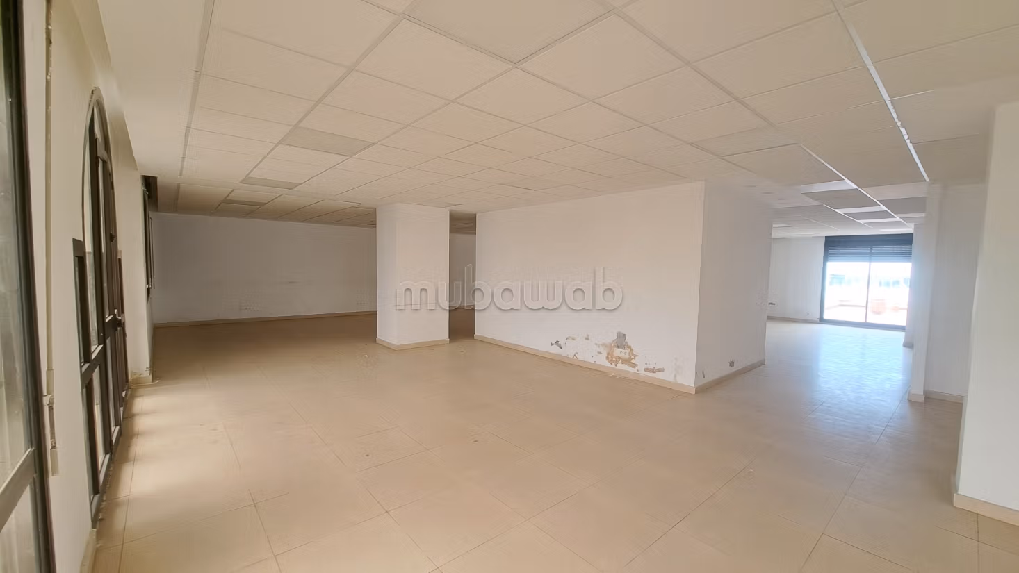 Bureaux en location à Racine. Surface de 330 m²