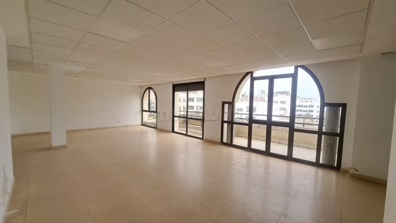 Uffici in affitto a Racine. Superficie di 330 m²