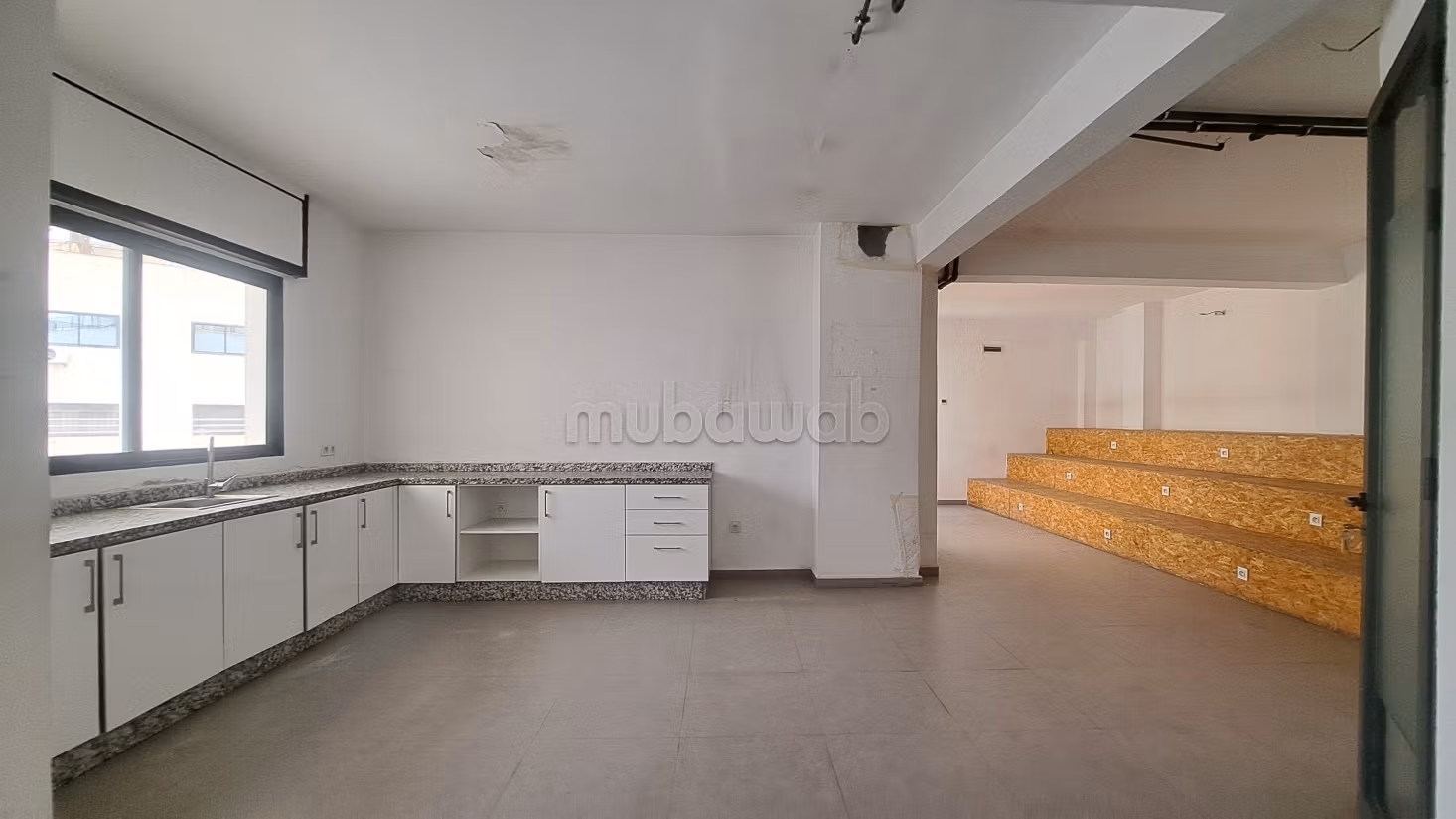 Beaux bureaux à louer à Racine. Surface totale 420 m²