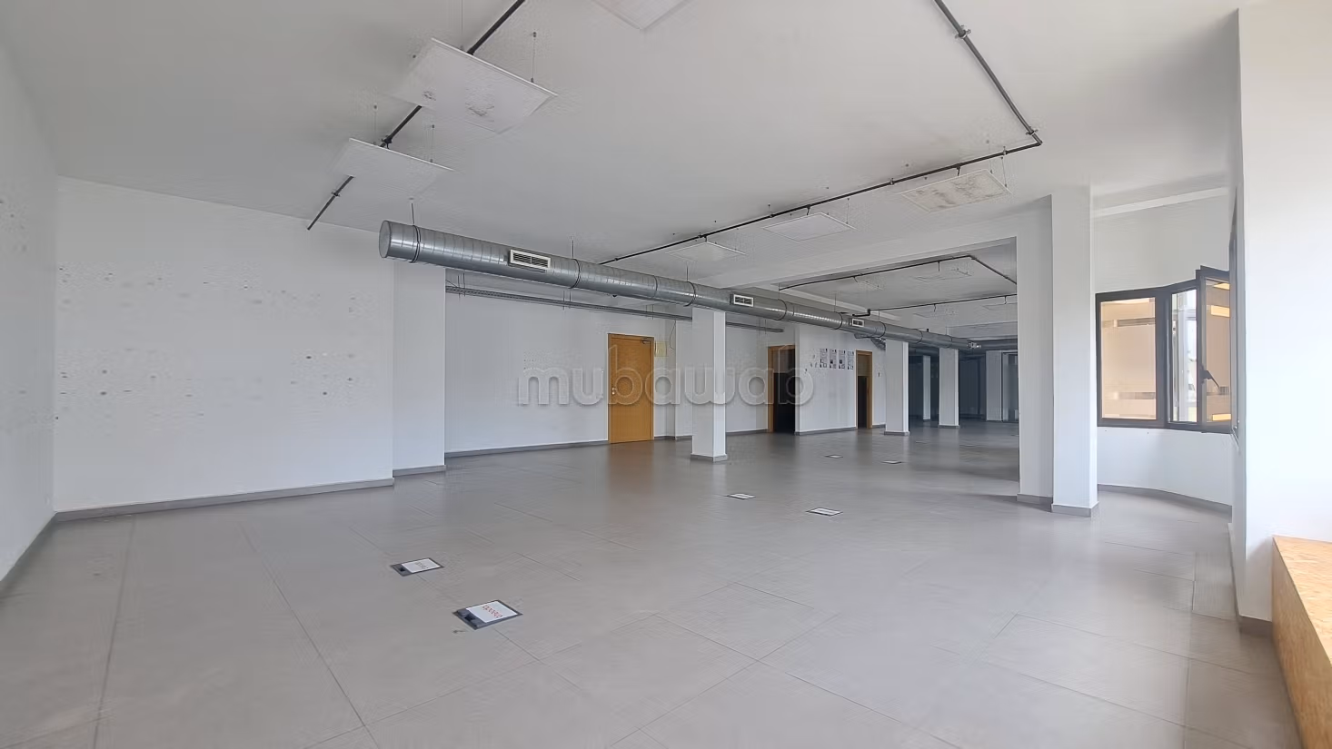 Beaux bureaux à louer à Racine. Surface totale 420 m²