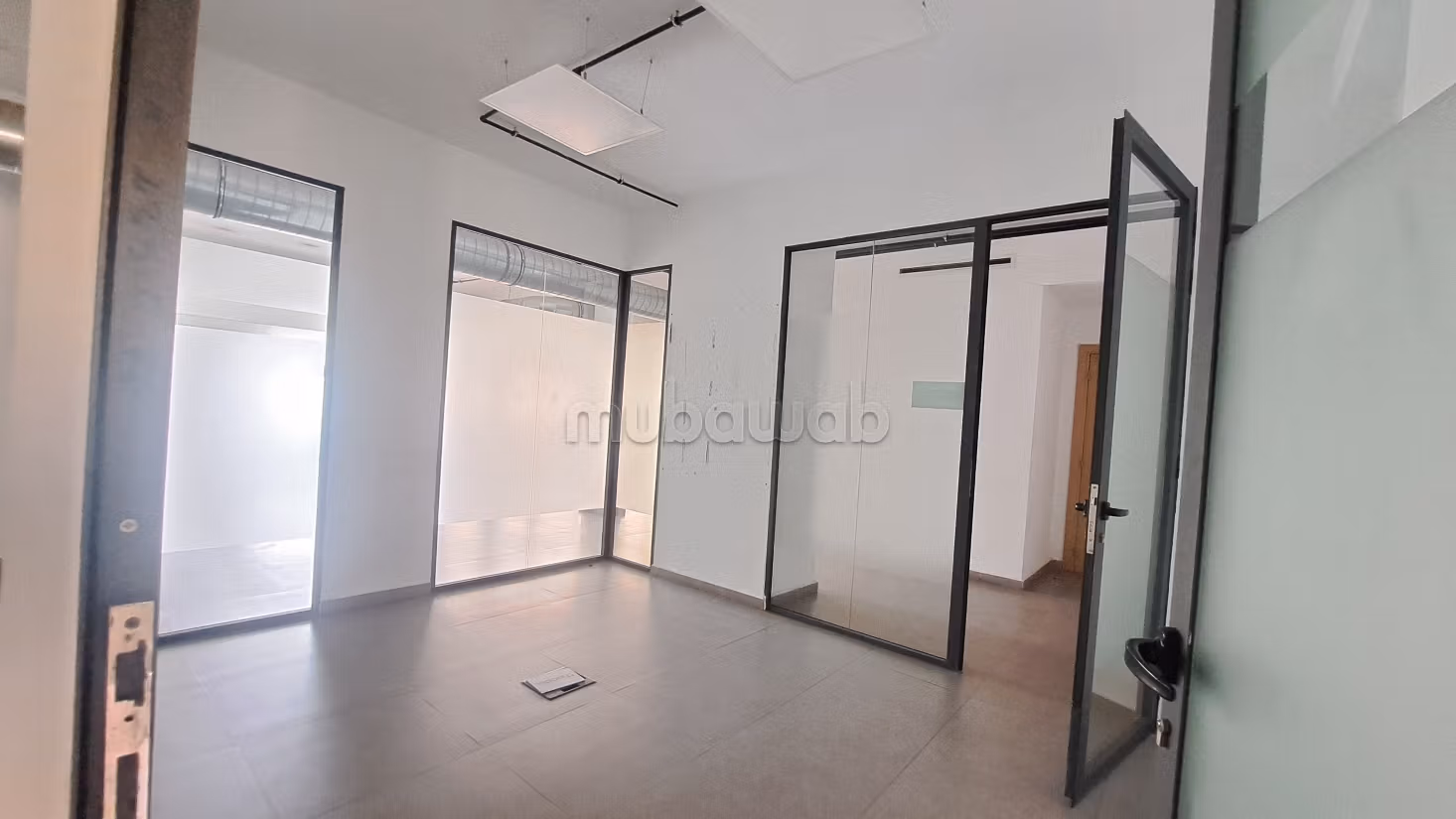 Beaux bureaux à louer à Racine. Surface totale 420 m²