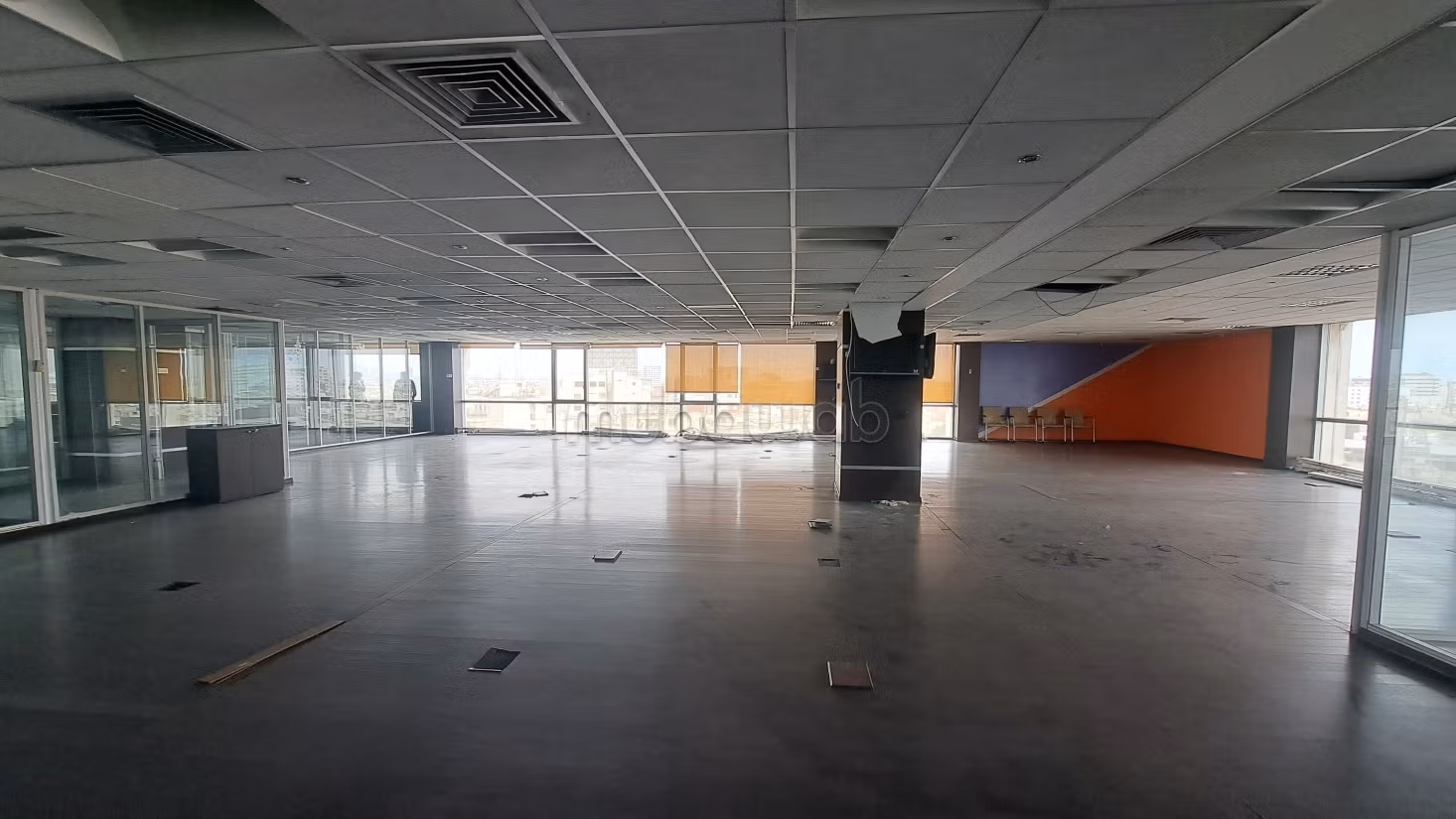 Offices for rent in Racine. Total area 660 m²