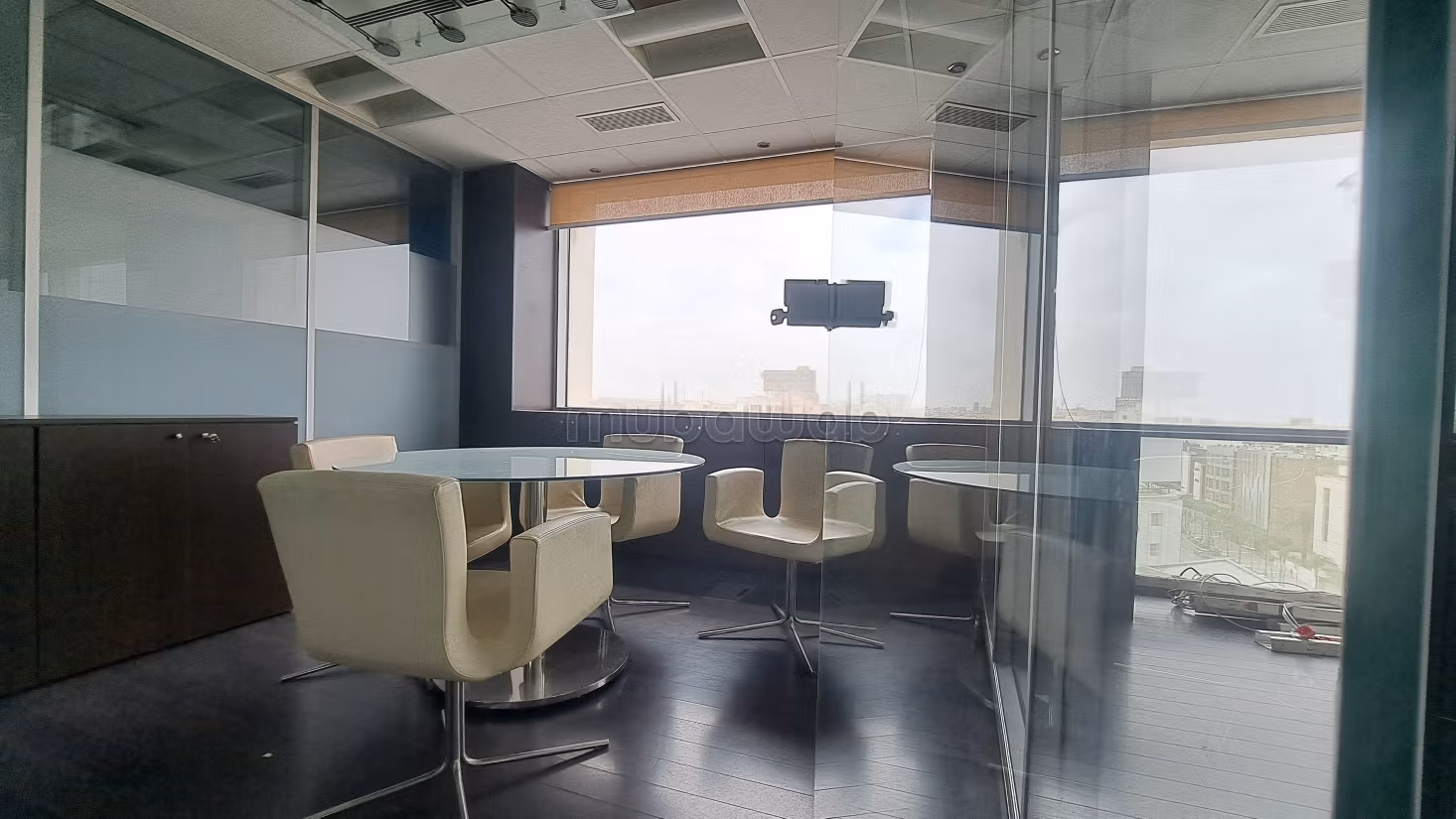 Offices for rent in Racine. Area 330 m²
