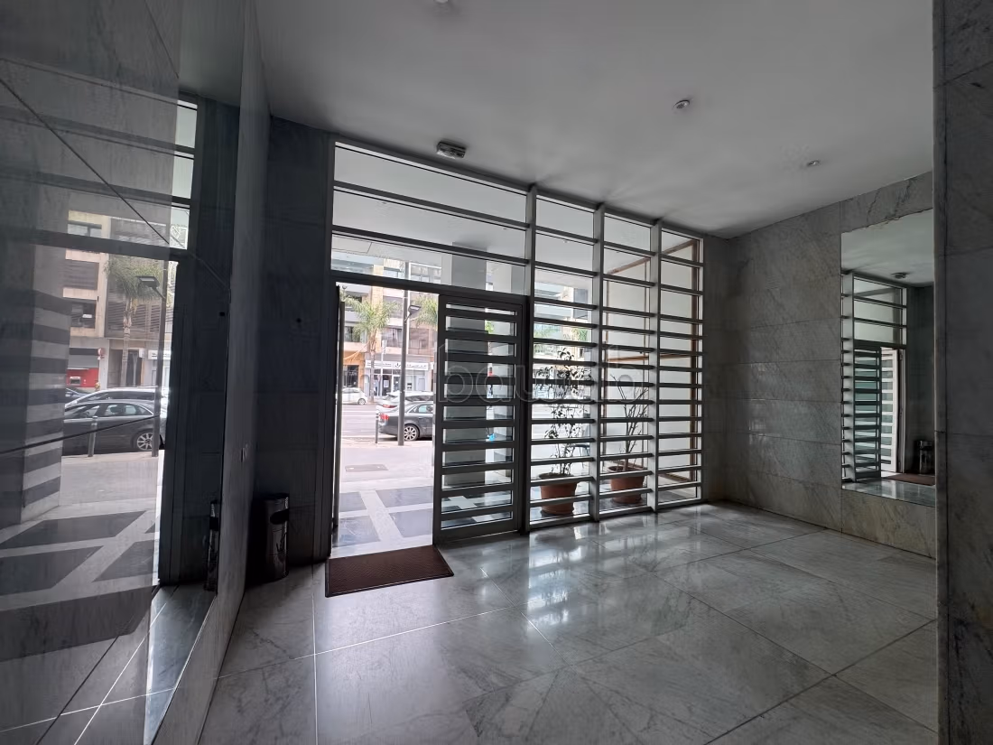 Beaux bureaux à louer à Racine. Surface totale 350 m²
