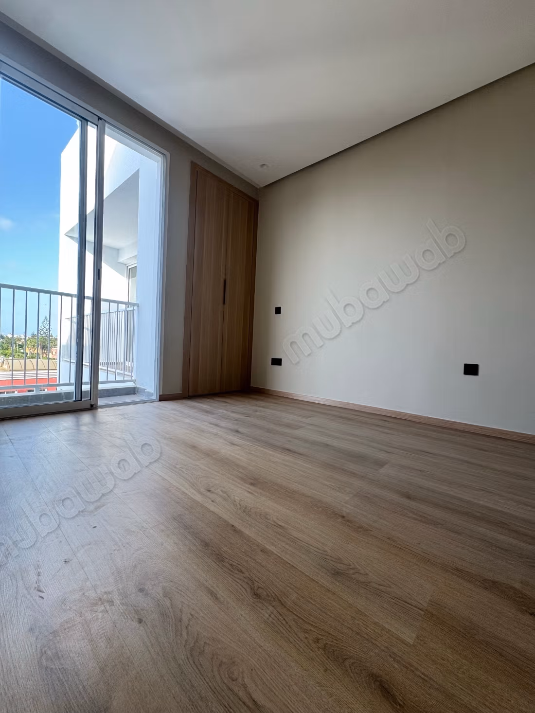 Sell apartment in Oasis. Total area 47 m². Air conditioning and fireplace