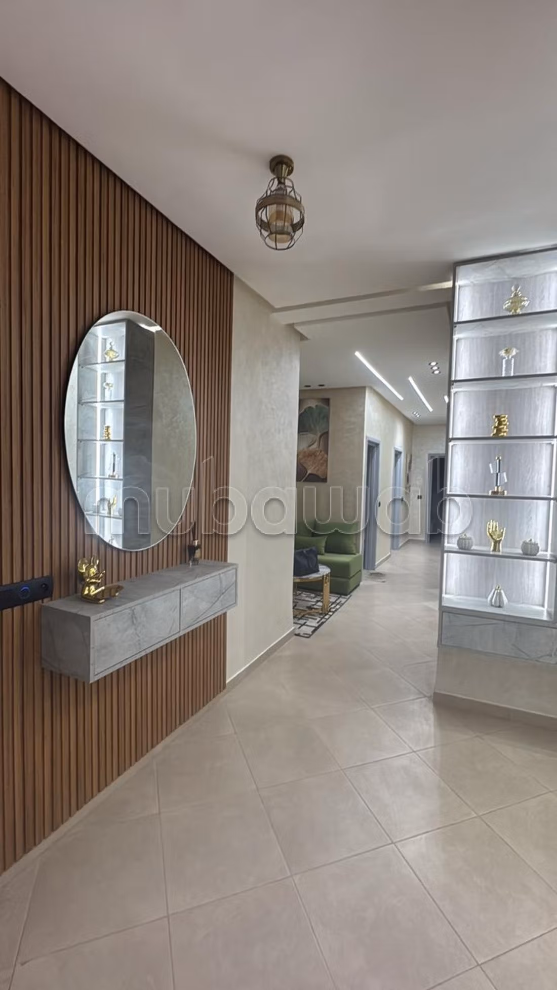 Appartement à louer dans le quartier Al-Masira. 4 chambres. Meublé