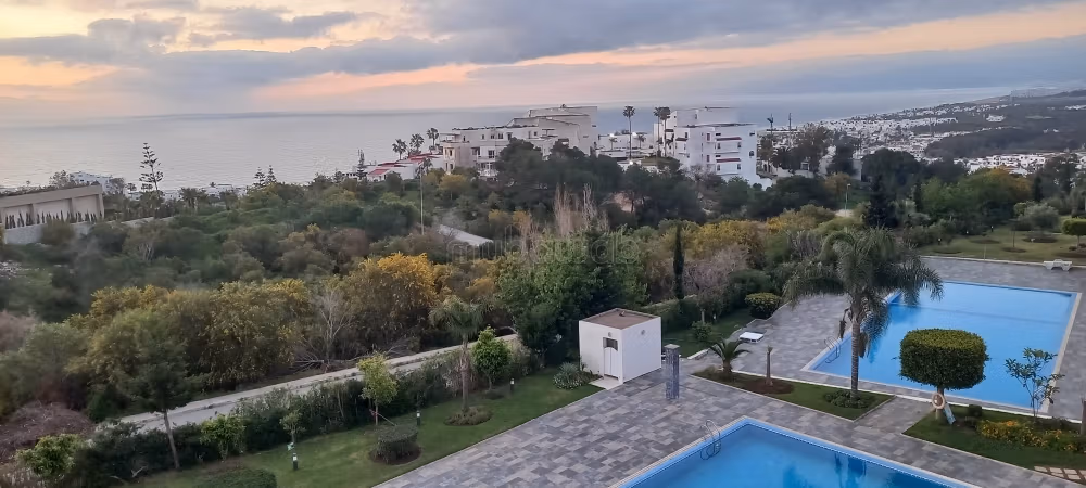 Alquiler de un apartamento amueblado en Cabo Negro. Superficie 68 m². Amueblado