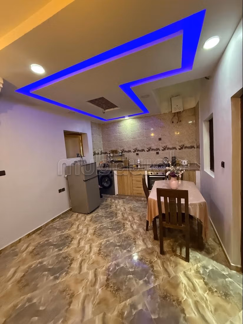 Bell'appartamento in affitto ad Agroud Bensarkou. Superficie totale di 65m². Ambiente tranquillo