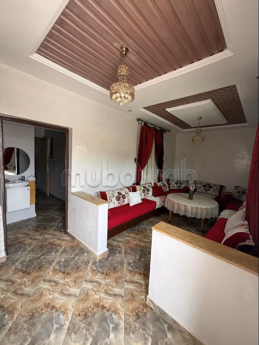 Bell'appartamento in affitto ad Agroud Bensarkou. Superficie totale di 65m². Ambiente tranquillo