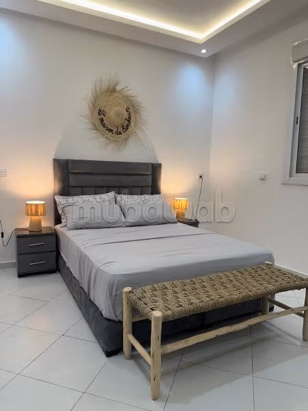 Vakantie appartement te huur op de Casablanca Route. 3 comfortabele kamers. Satellietsysteem en Marokkaanse salon