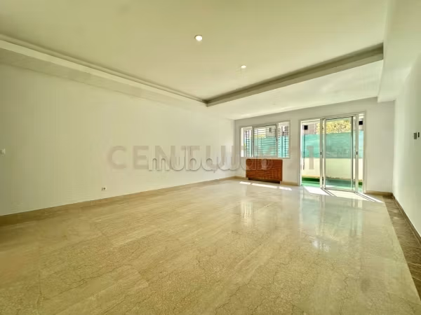 A vendre: Appartement S3 avec jardin aux J. C