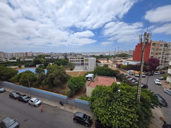 Appartement en vente à Val Fleury. 
Superficie 138 m². 
Antenne parabolique et Porte blindée