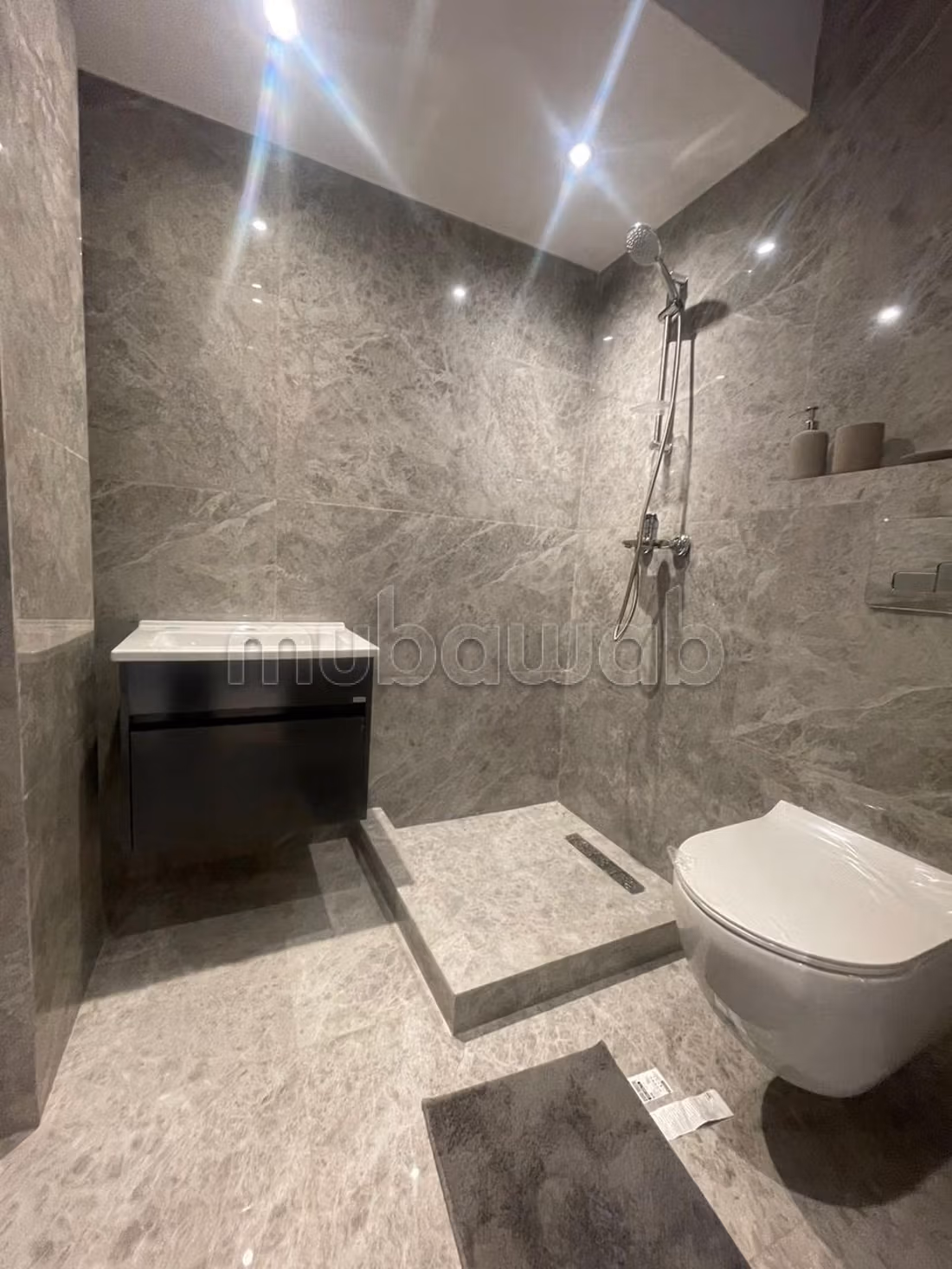 Busca pisos en venta. Área total 83 m²