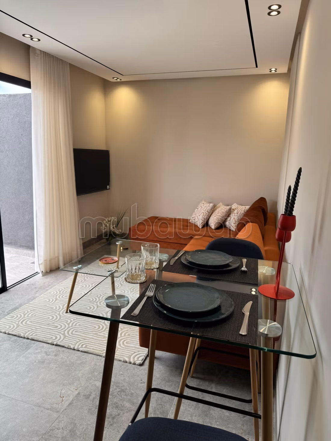 Bel appartement en location à Beauséjour.
Superficie 65 m².
Bien meublé — 3