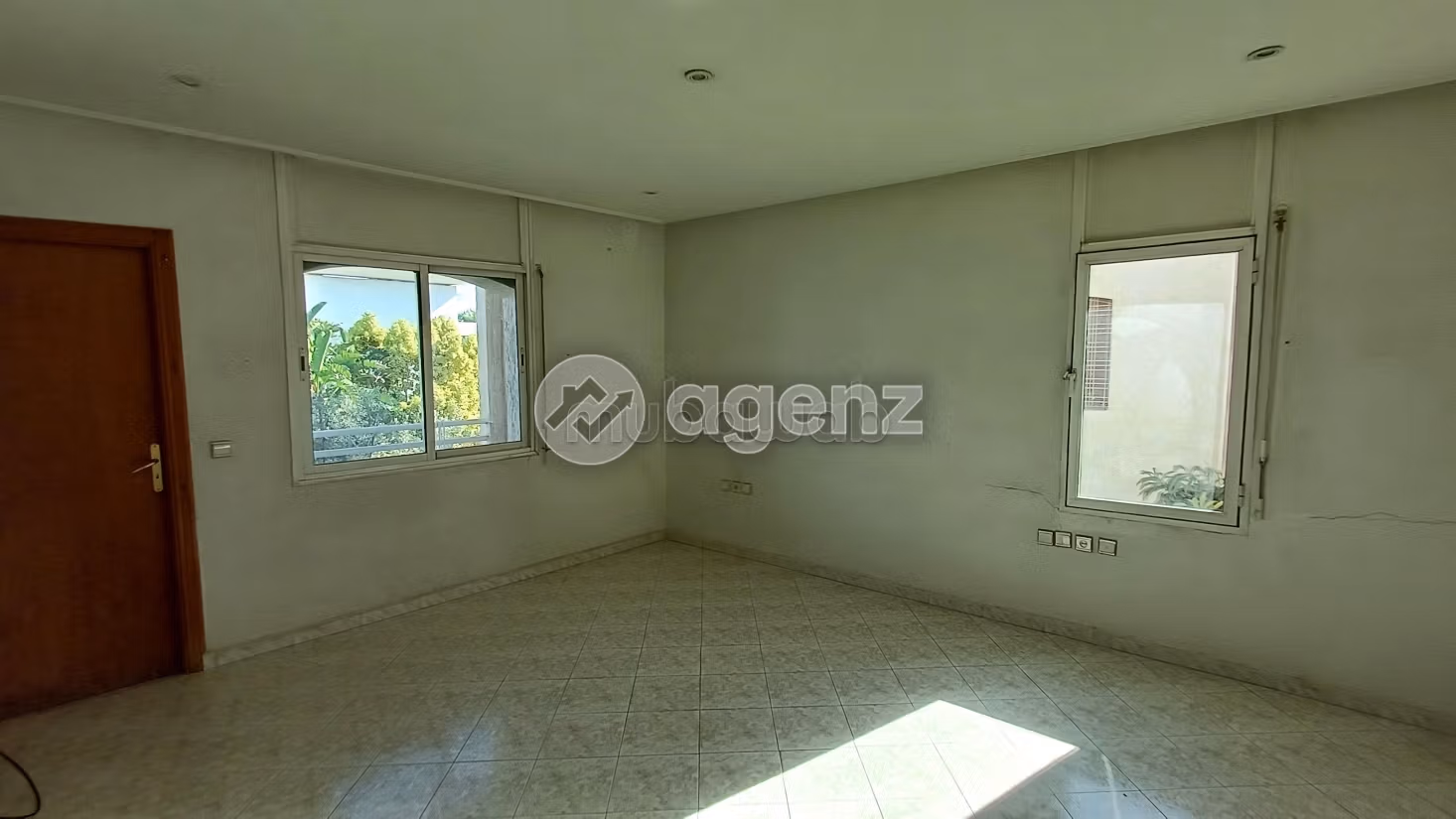 Villa for sale 322 m², 11 bedrooms Route Immouzer Fes