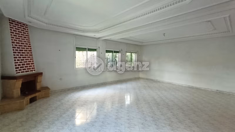 Villa for sale 322 m², 11 bedrooms Route Immouzer Fes