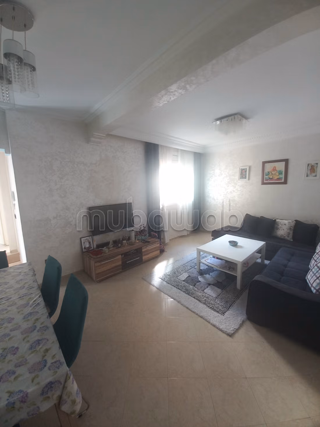 Apparemment à vendre très bon emplacement zone villa
