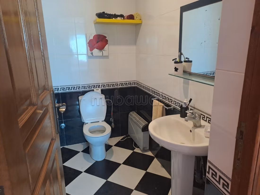 High quality house for sale. 5 beautiful rooms. Furnishings