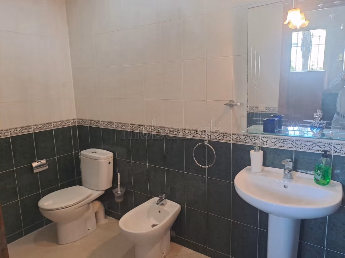 High quality house for sale. 5 beautiful rooms. Furnishings