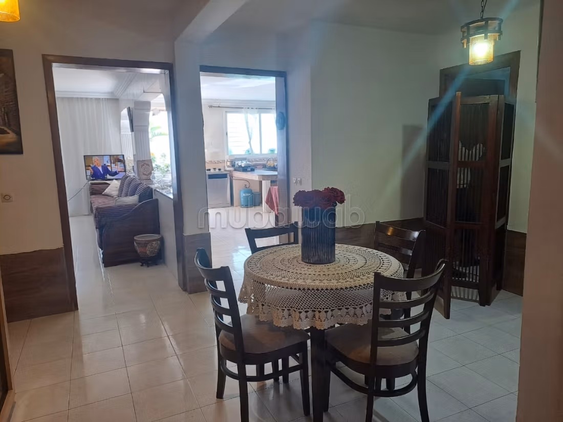 High quality house for sale. 5 beautiful rooms. Furnishings