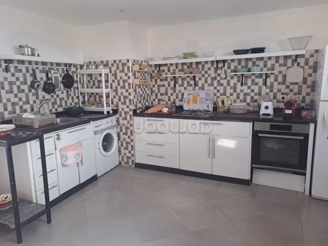 High quality house for sale. 5 beautiful rooms. Furnishings