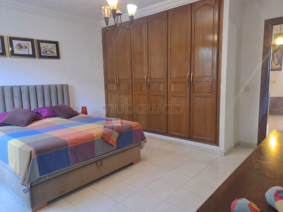 High quality house for sale. 5 beautiful rooms. Furnishings
