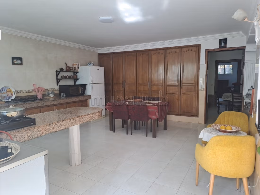 High quality house for sale. 5 beautiful rooms. Furnishings