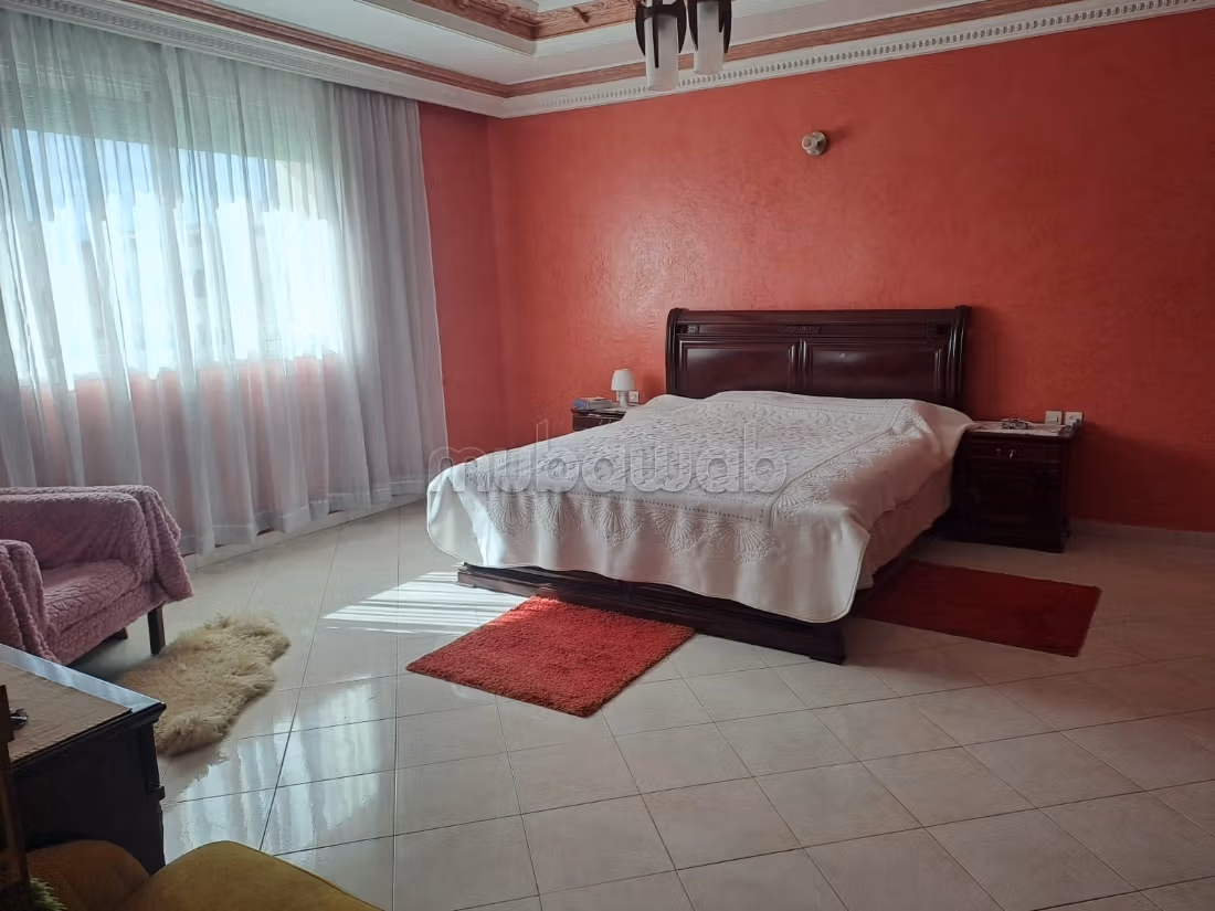 High quality house for sale. 5 beautiful rooms. Furnishings