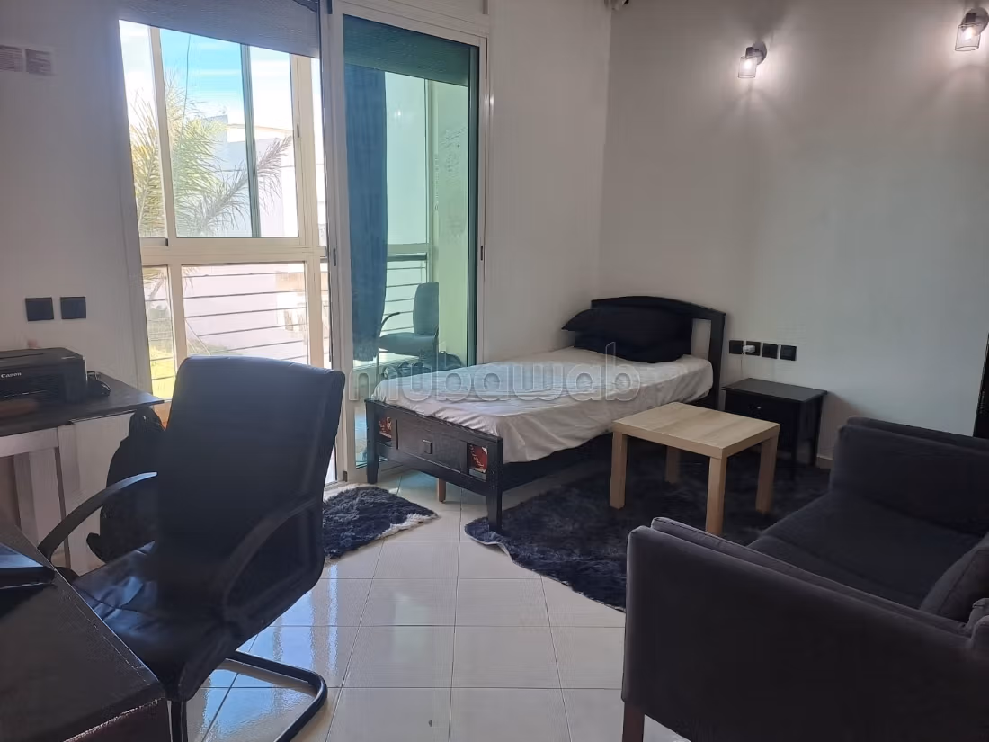 High quality house for sale. 5 beautiful rooms. Furnishings