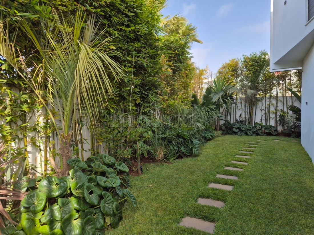 Dar Bouazza/Villa à louer meublée 400m² 
Piscine