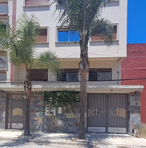 Local Comercial con Mezzanine de 230 m en Branes2