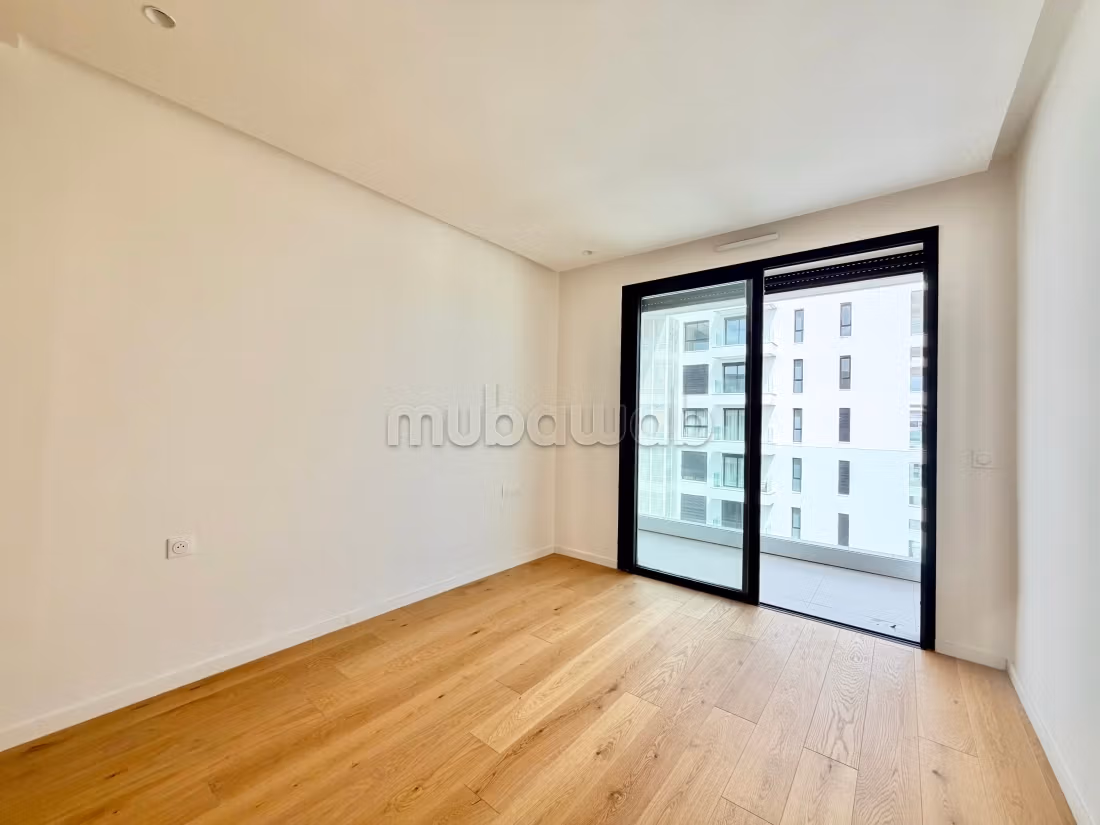 Vendita appartamento a Casablanca Finance City. 5 camere confortevoli. Posti auto e terrazza