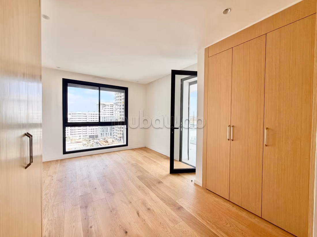 Vendita appartamento a Casablanca Finance City. 5 camere confortevoli. Posti auto e terrazza