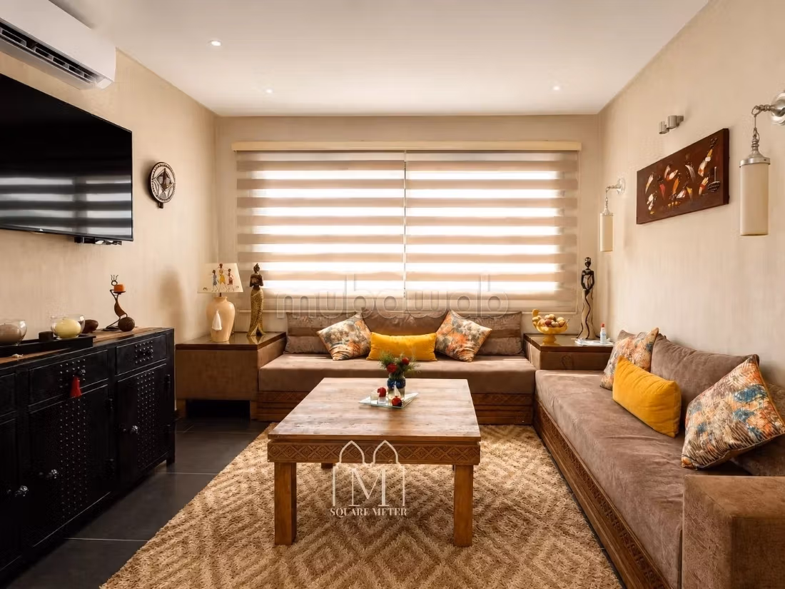 Villa moderna con studio indipendente