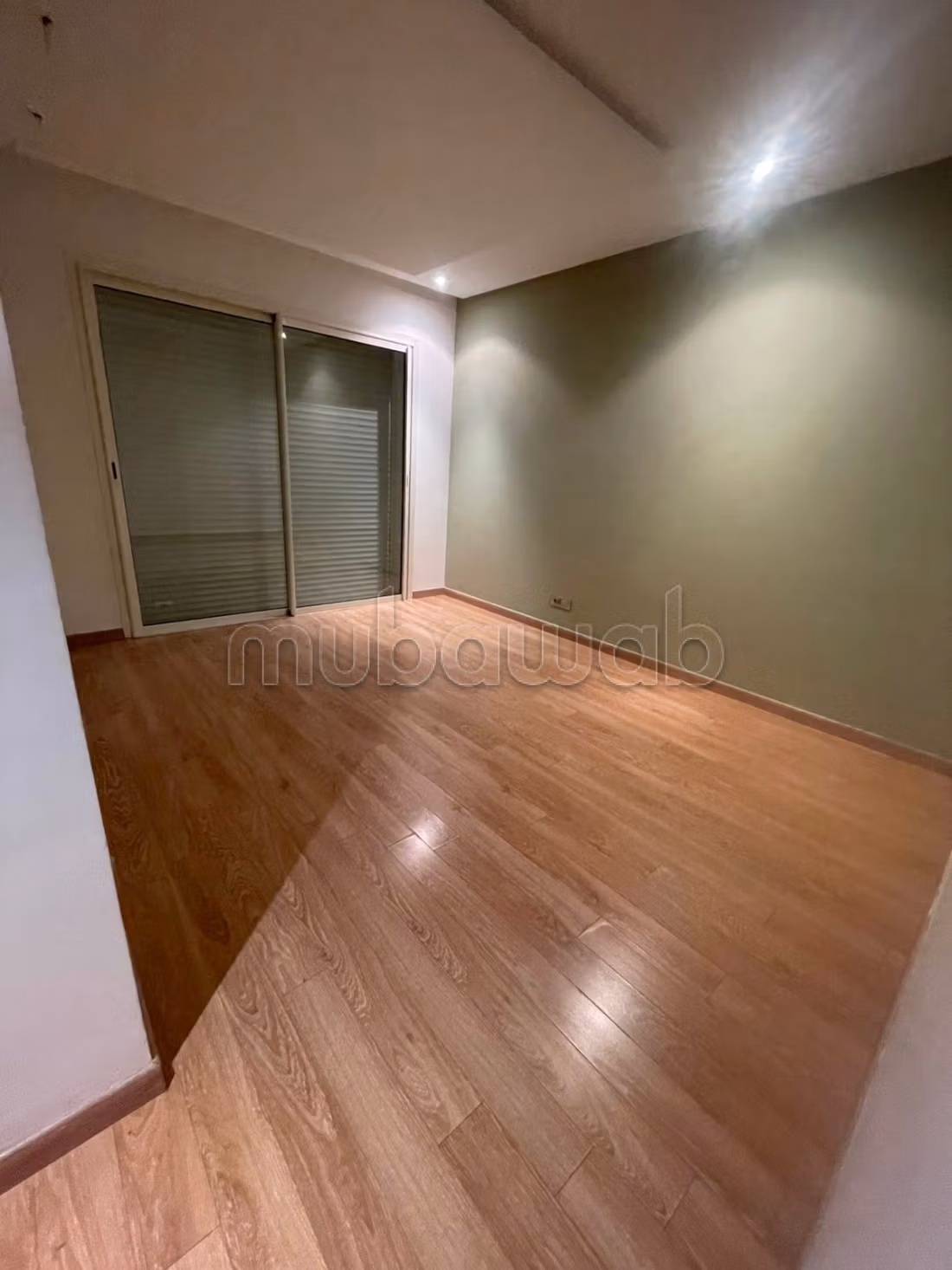 Affitto di un appartamento a Riad. 4 grandi stanze. Ascensore e terrazza