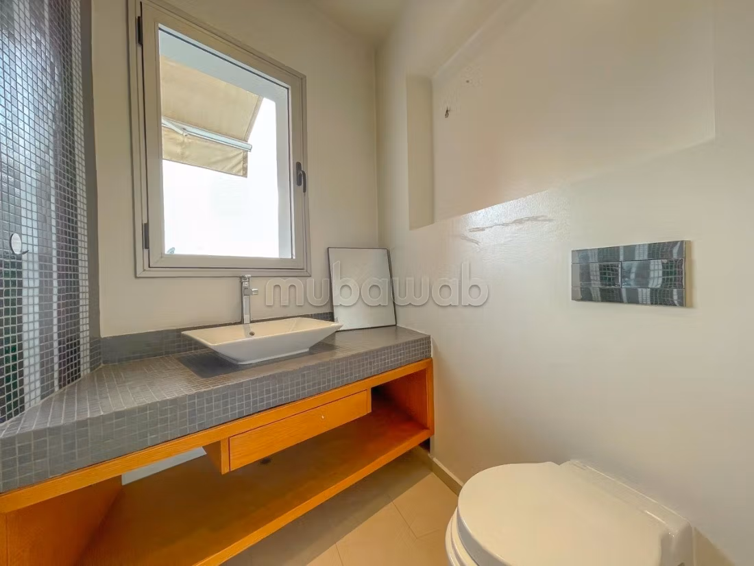 Exceptional duplex on the top floor for rent empty in Gauthier