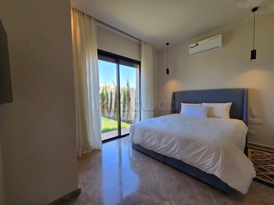Villa moderna ed elegante con 4 suite ad Akenza