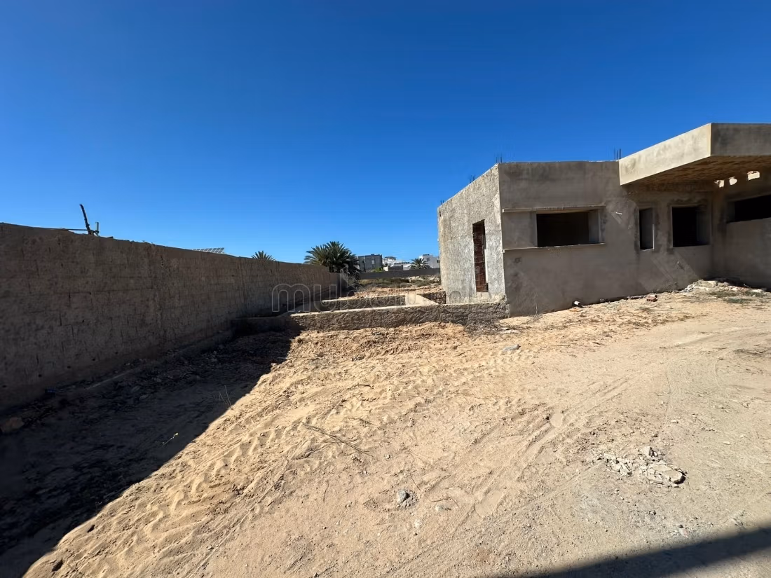 A vendre une villa inachevée à Fetou