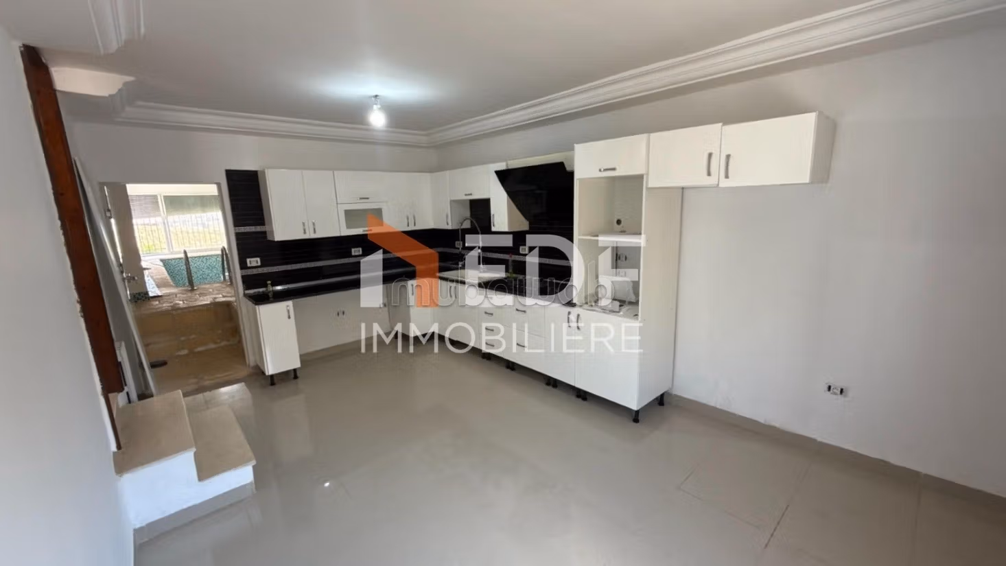 Villa avec Piscine a Vendre a Ain Mariem Bizerte