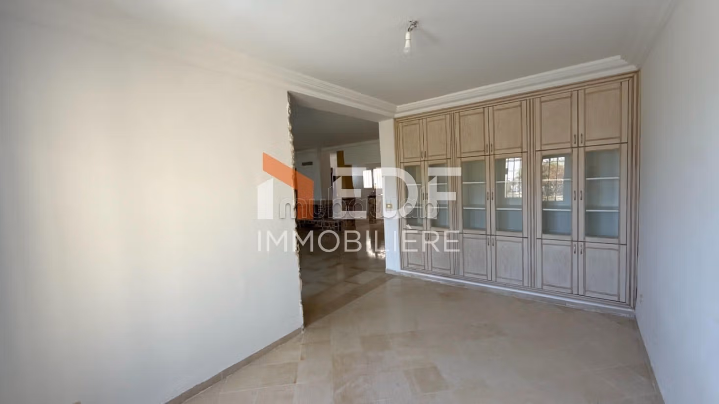 Villa avec Piscine a Vendre a Ain Mariem Bizerte