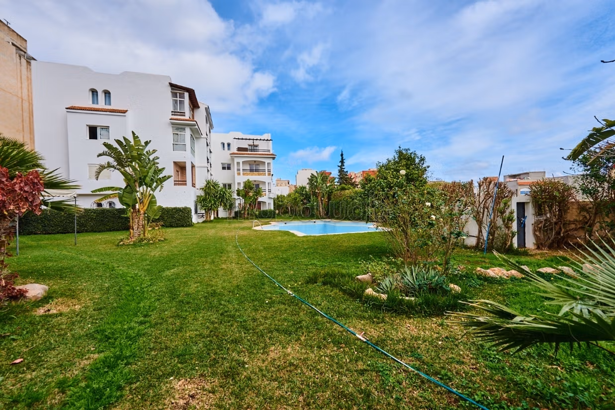 Vendita di un bel appartamento a Oued Laou. 1 Camera. Giardino e terrazza