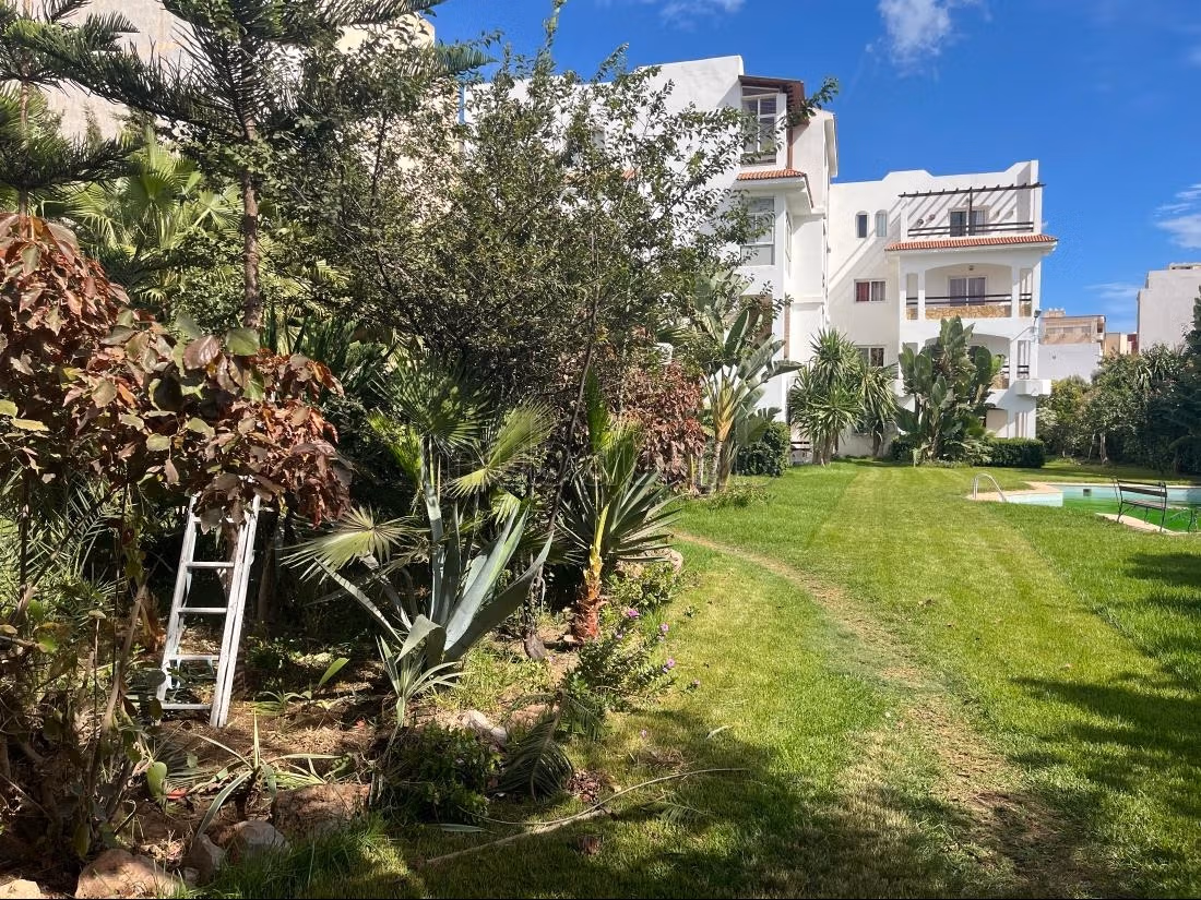 Vendita di un bel appartamento a Oued Laou. 1 Camera. Giardino e terrazza