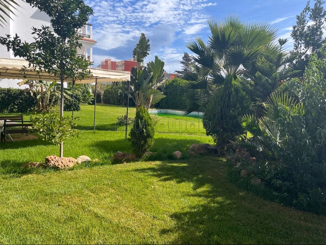 Vendita di un bel appartamento a Oued Laou. 1 Camera. Giardino e terrazza
