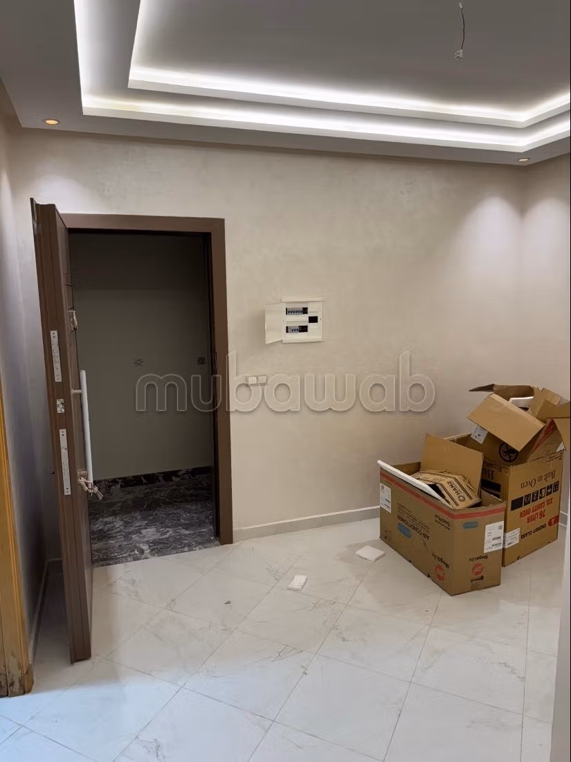 Apartment for rent in Msnana. 2 large rooms. The accommodation has concierge service and air conditioning system.